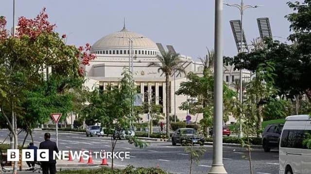 Mısır meclisi Suudi Arabistan'a destek için asker gönderme talebini onayladı
