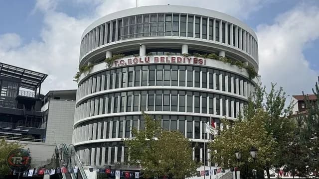 Bolu Belediyesi'ne operasyon: Başkan Yardımcısı dahil dört kişi gözaltında