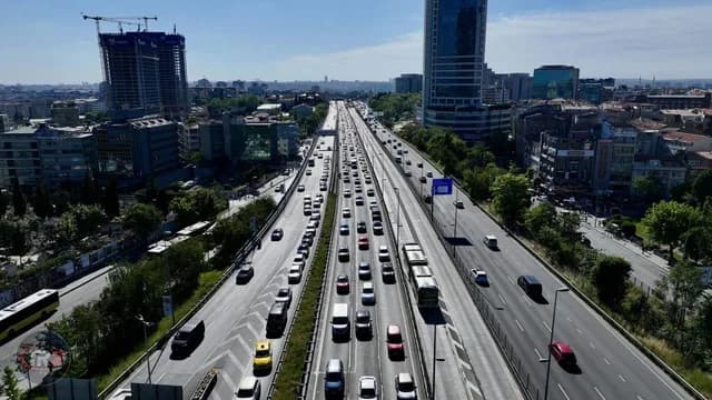 İstanbul ve Ankara'da bazı yollar trafiğe kapatılacak