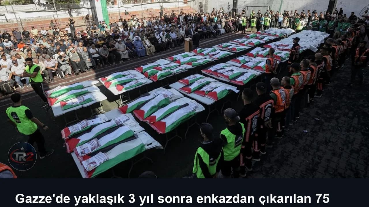 Gazze'de yaklaşık 3 yıl sonra enkazdan çıkarılan 75 Filistinlinin naaşı toprağa verildi