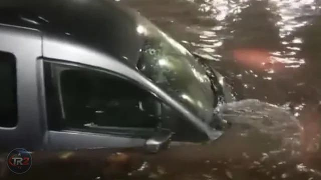Pendik ve Tuzla'da yollar göle döndü