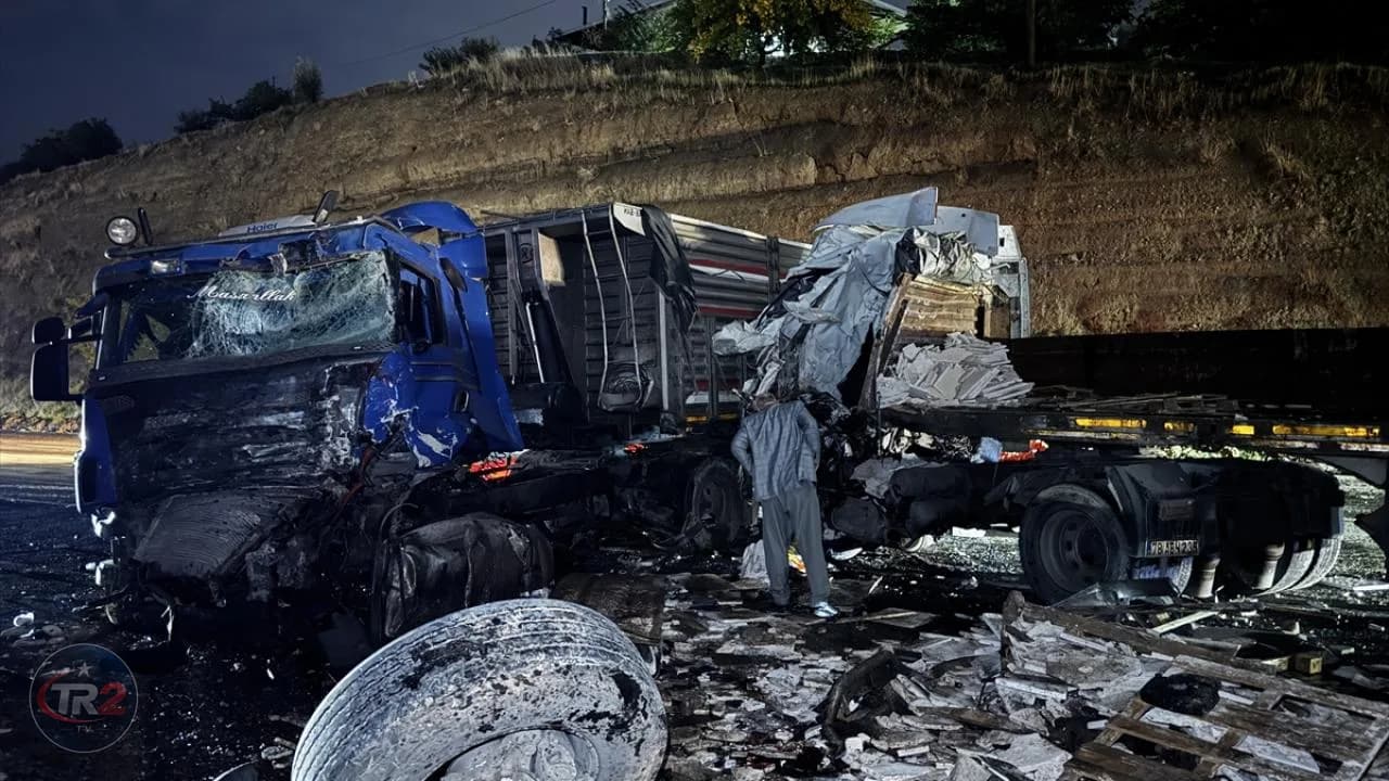 Elazığ'da 3 tır zincirleme kazaya karıştı