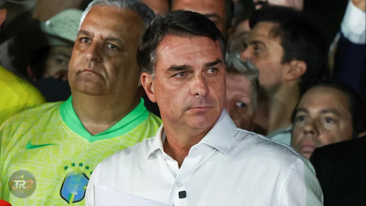Brezilya'da seçimi kaybeden Bolsonaro, pasaportunu teslim etmesinin istendiğini öne sürdü