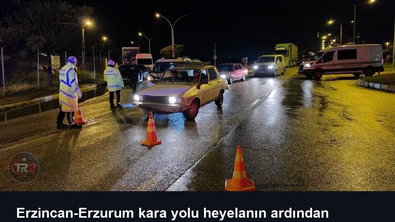 Erzincan-Erzurum kara yolu heyelanın ardından yeniden ulaşıma açıldı