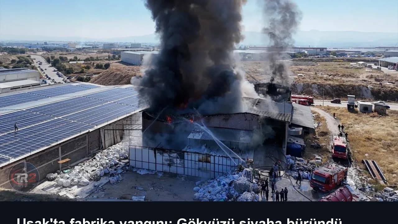 Uşak'ta fabrika yangını: Gökyüzü siyaha büründü