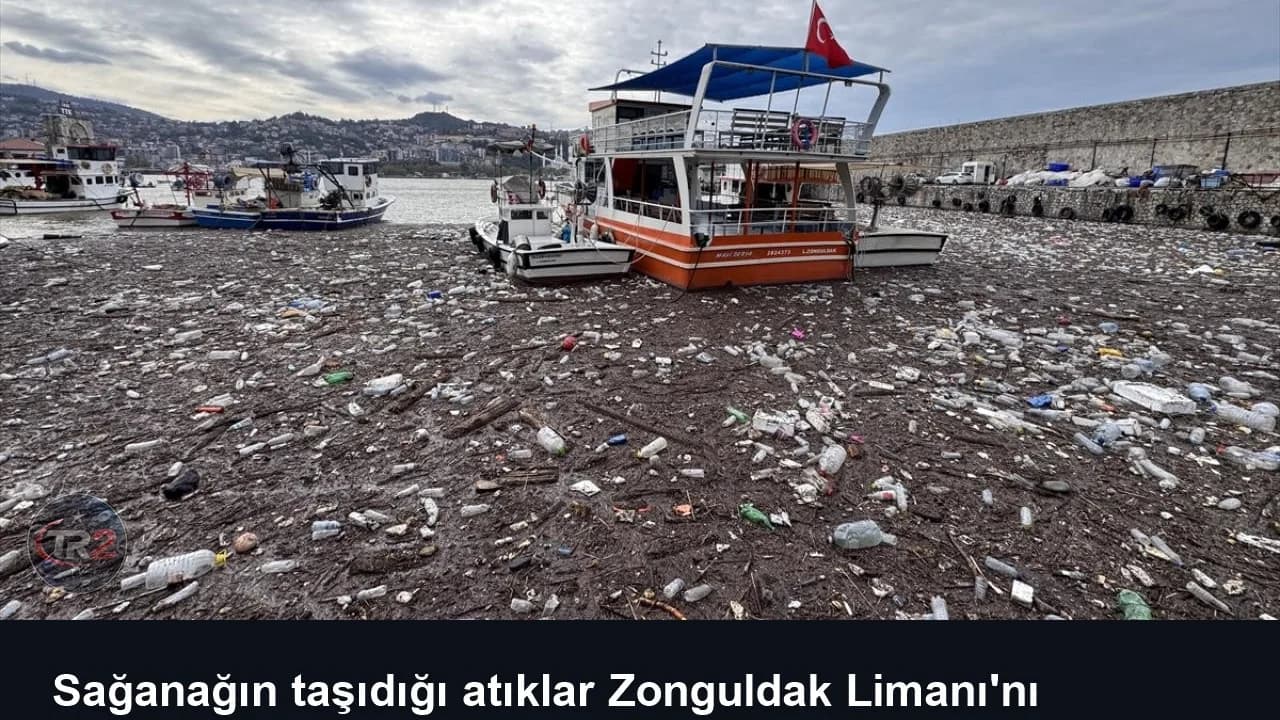 Sağanağın taşıdığı atıklar Zonguldak Limanı'nı kapladı